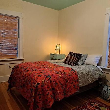 Blue Dog Accommodations Eastend Εξωτερικό φωτογραφία